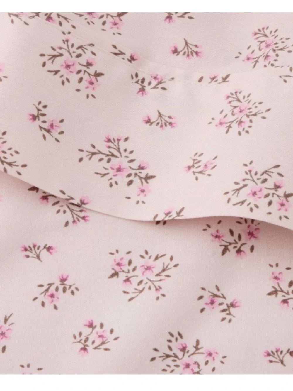 Hollister x Target collaboration Pink Ditsy Floral Full Sized Sheets